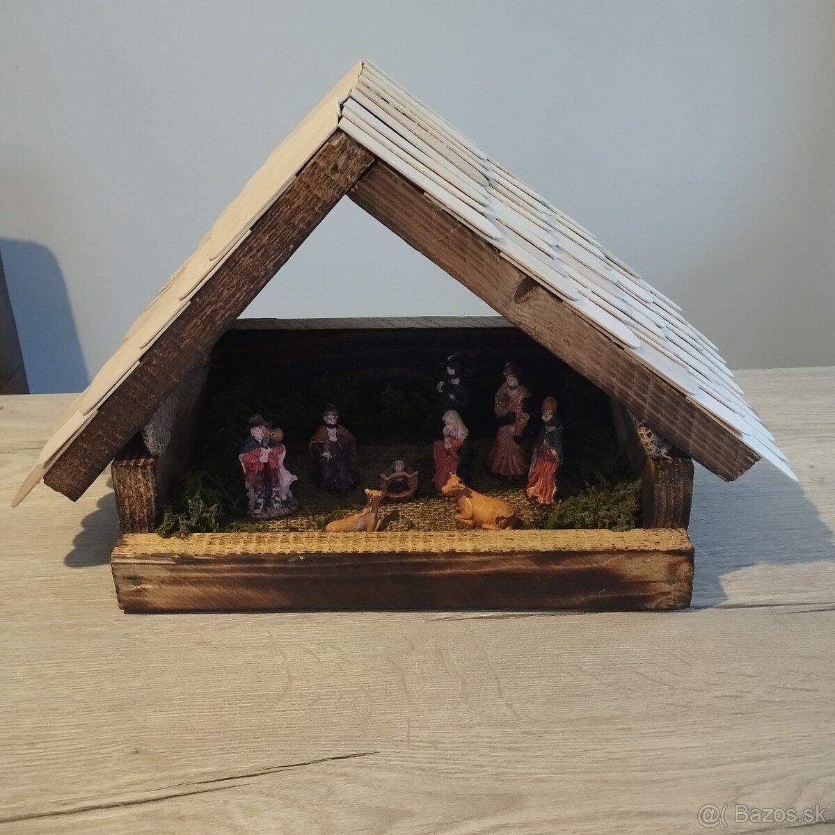 Drevený ručne robený vianočný betlehem - 4