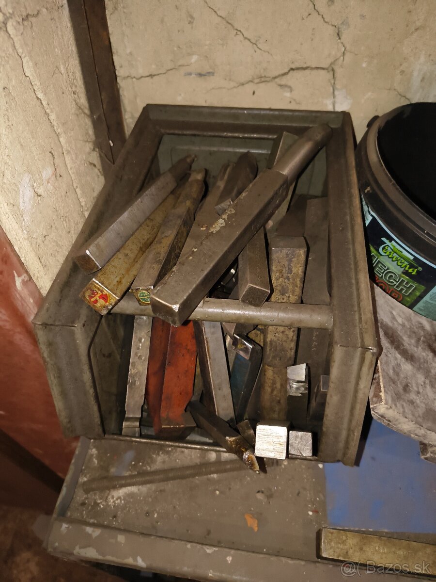 Predá sústruh SN 40B - 4