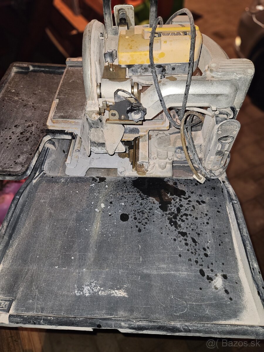 Predám vodnú pílu Dewalt - 4