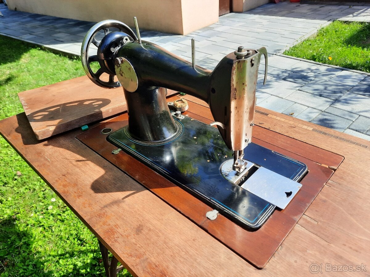 Starožitný šijací stroj - 4