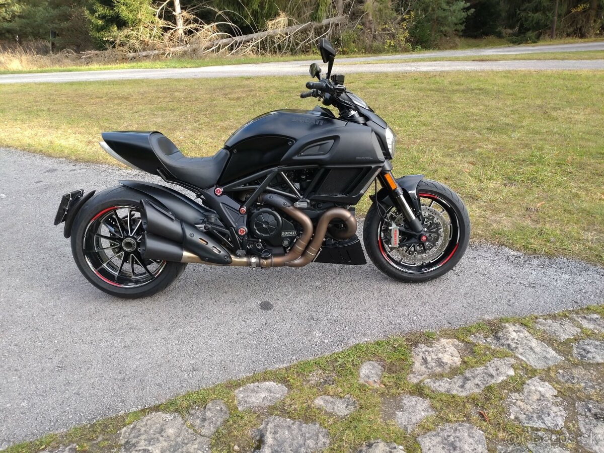 DUCATI DIAVEL DARK EDITION - 4