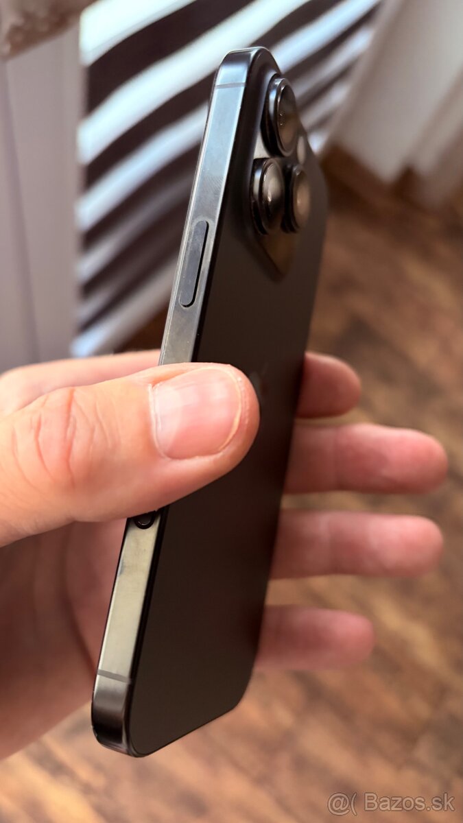 Predám iPhone 16 Pro Black Titanium 256GB - 4