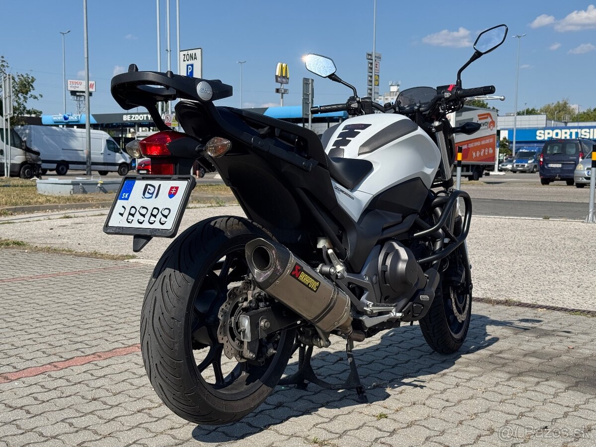 Honda NC750S DCT - 4