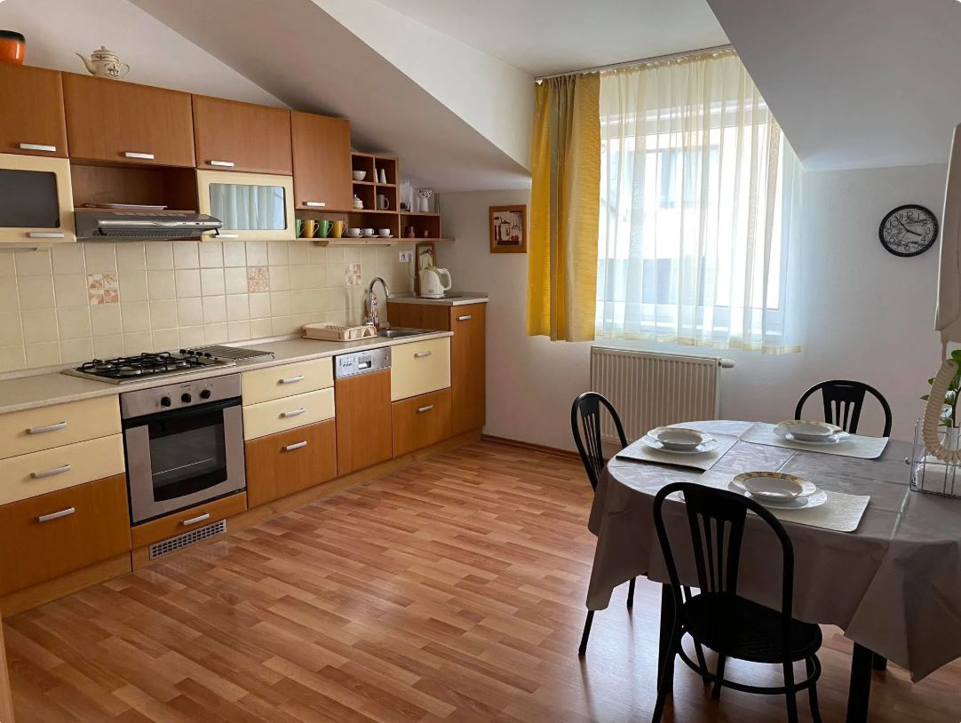 2 izbový byt s krásnym výhľadom na Perneckej ulici - 4