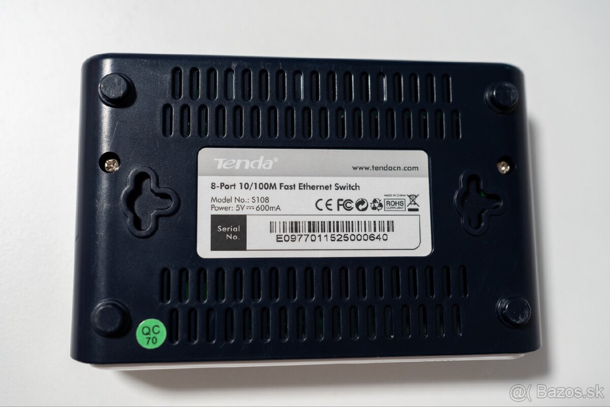 Predám Tenda switch 100M 8xRJ45 - 4