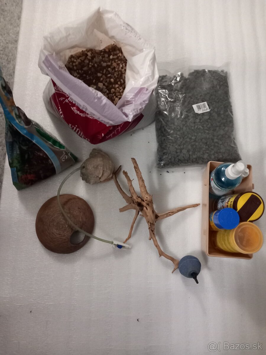 Predám akvárium s príslušenstvom - 4