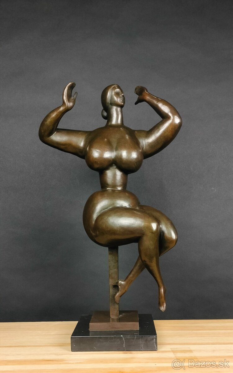 Ženské akty - bronzové sochy - 4