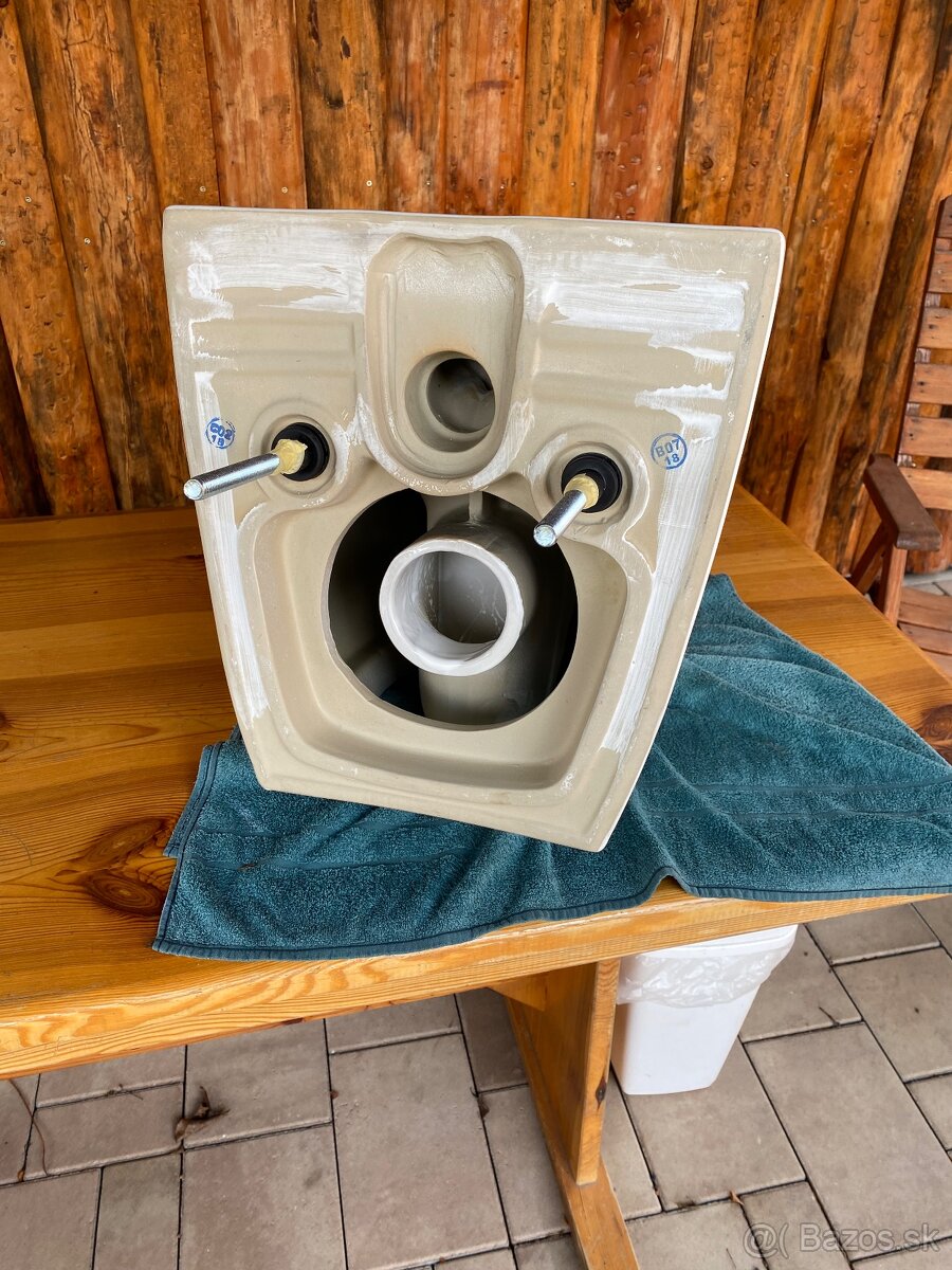 Závesné wc vyvyšené - 4