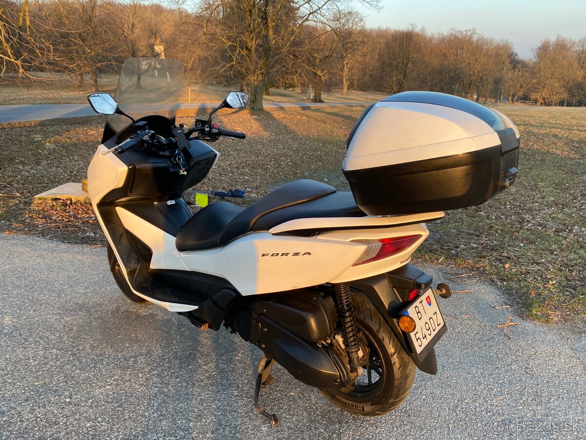 Honda Forza 300 - 4
