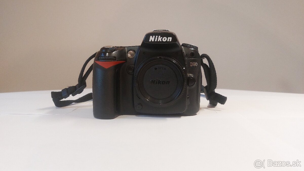 Nikon D90 + Nikkor 28-80 + Grip + Brašňa + Príslušensvo - 4