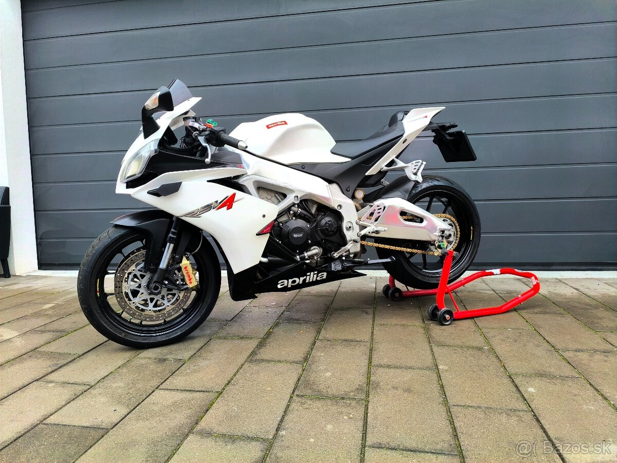 Aprilia RSV4 1000R - 4