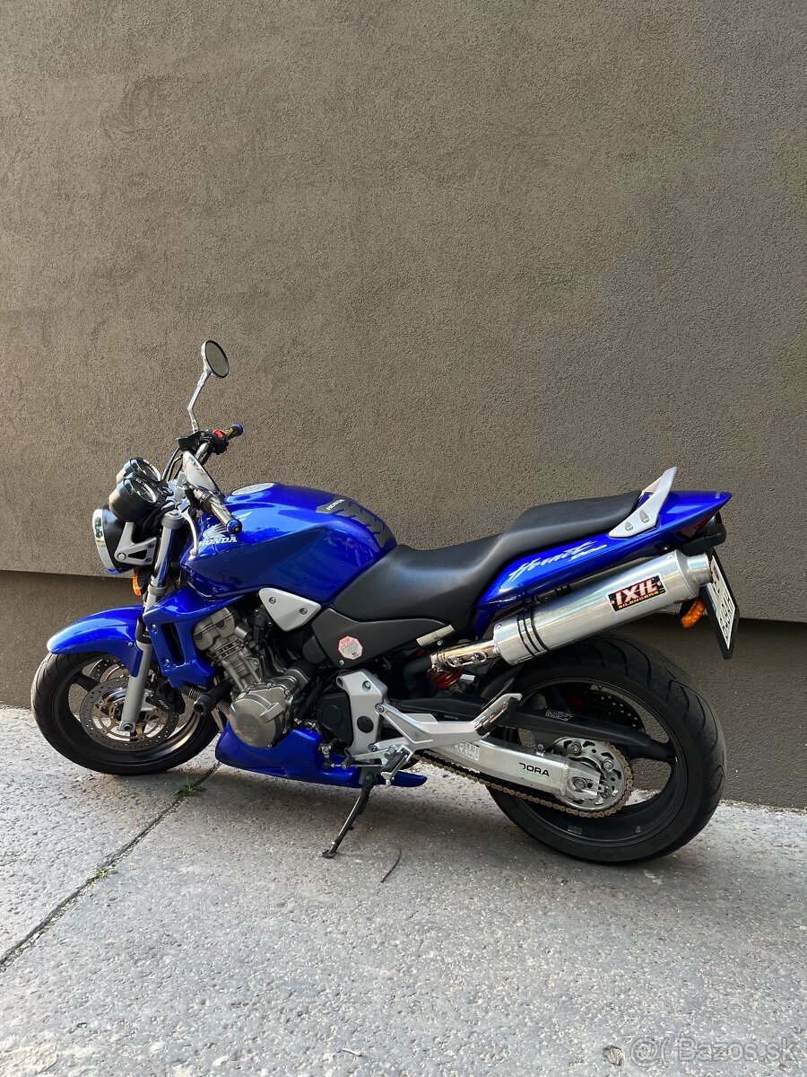 Honda Hornet 900 - 4