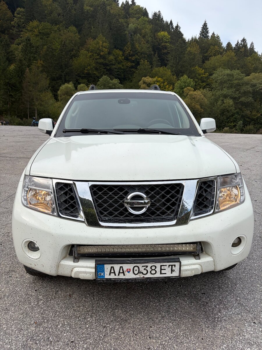 Nissan Pathfinder - 4