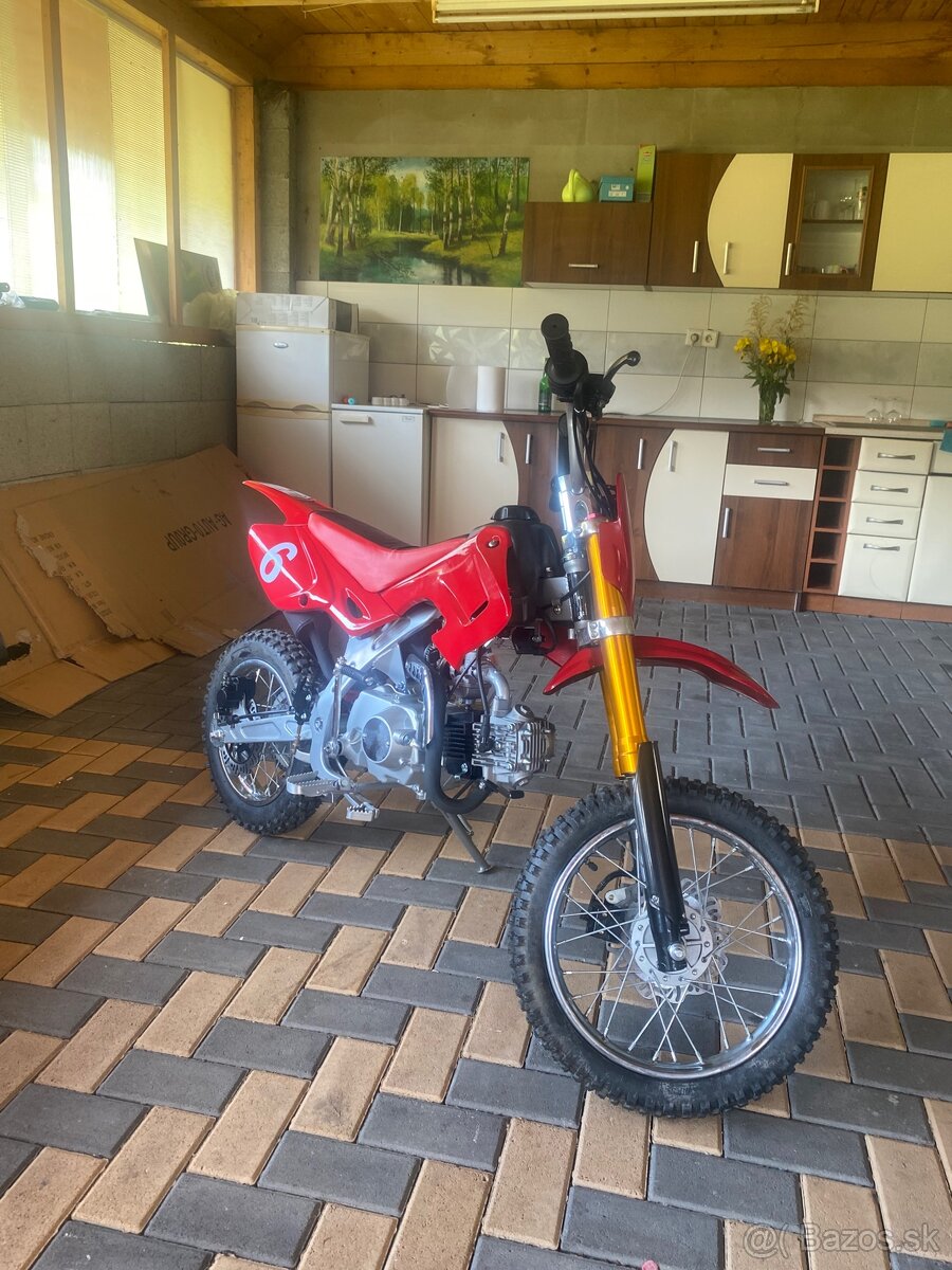 Pit bike