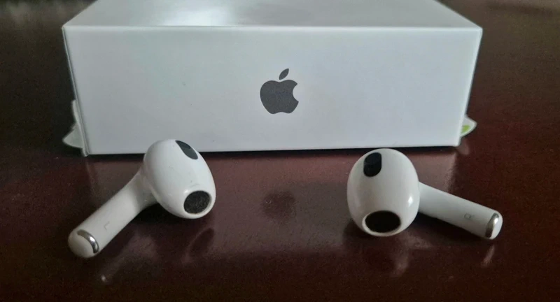 AirPods 3 - 4
