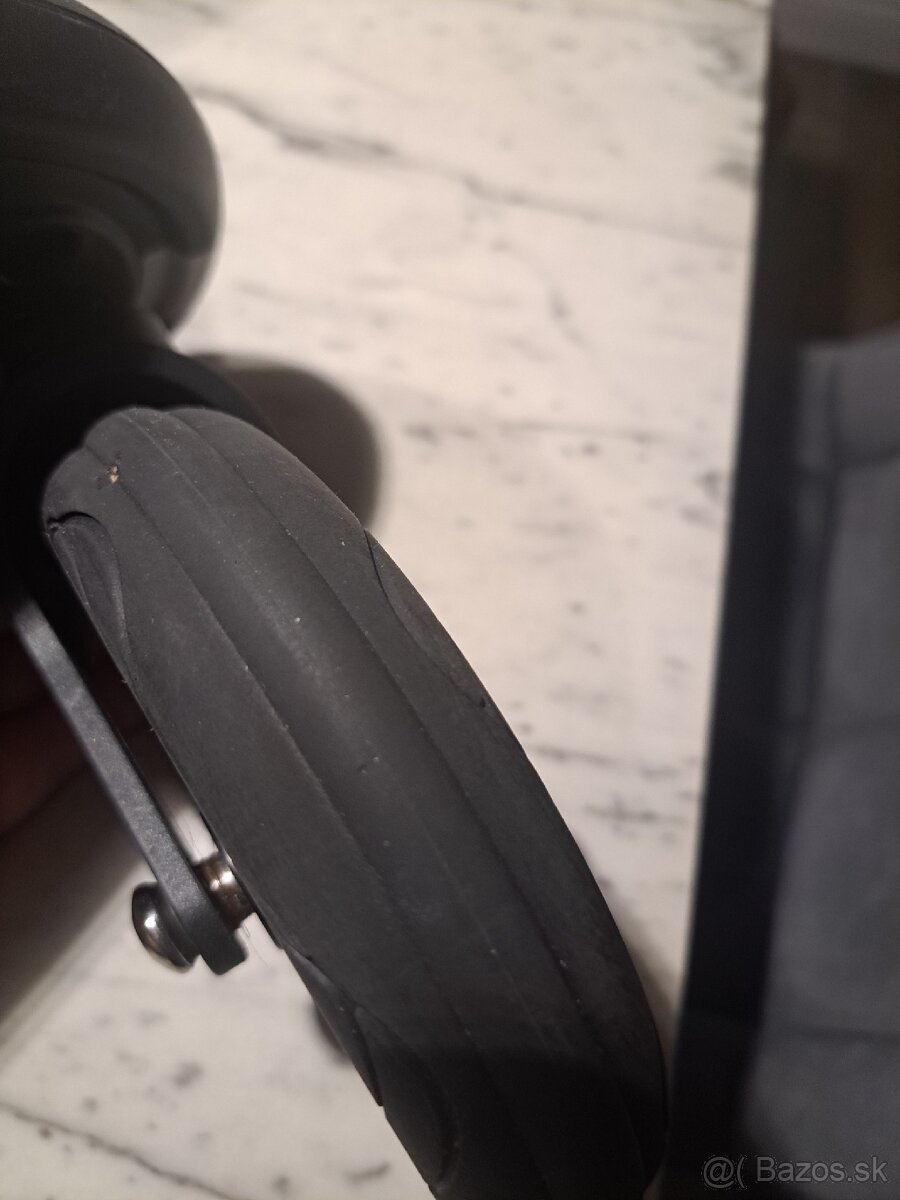 Bugaboo skateboard (stupátko zo sedákom) - 4