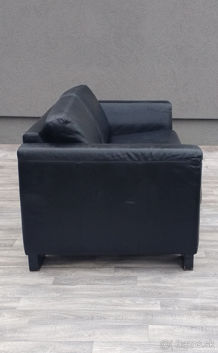 Pohovka čierna kožená. - 4