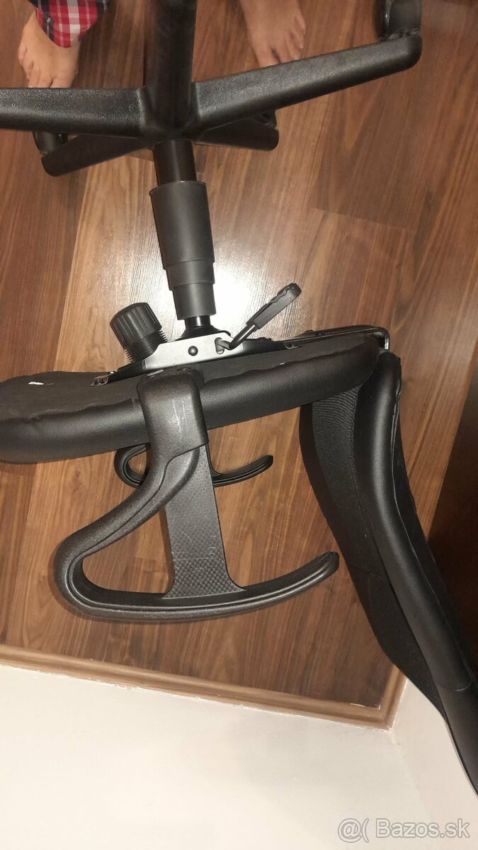 Otáčavé polohovateľné kreslo - 4