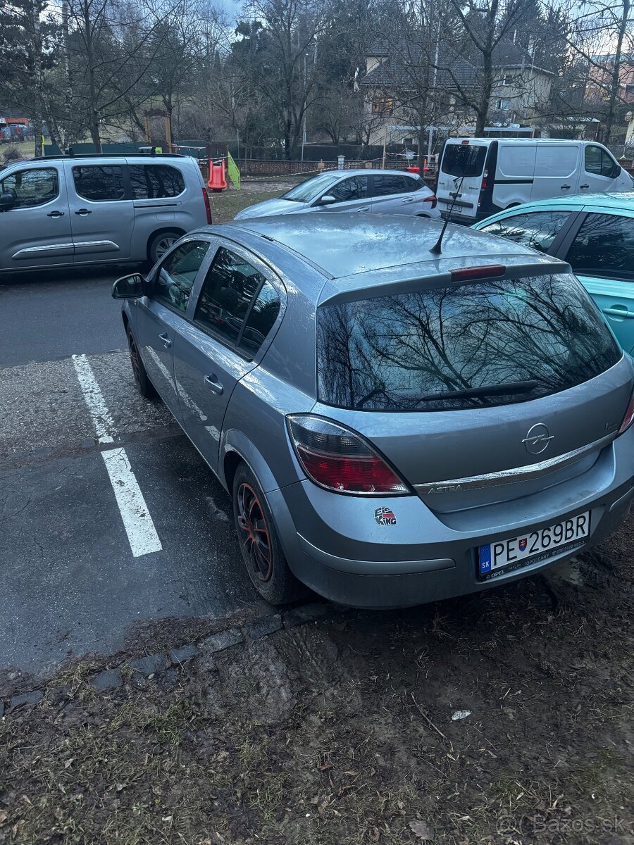 Opel Astra H - 4