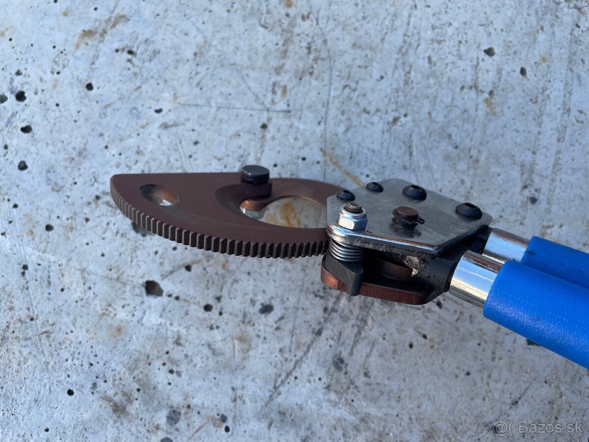 Predám nové nožnice na káble Dechengbo J40 - 4