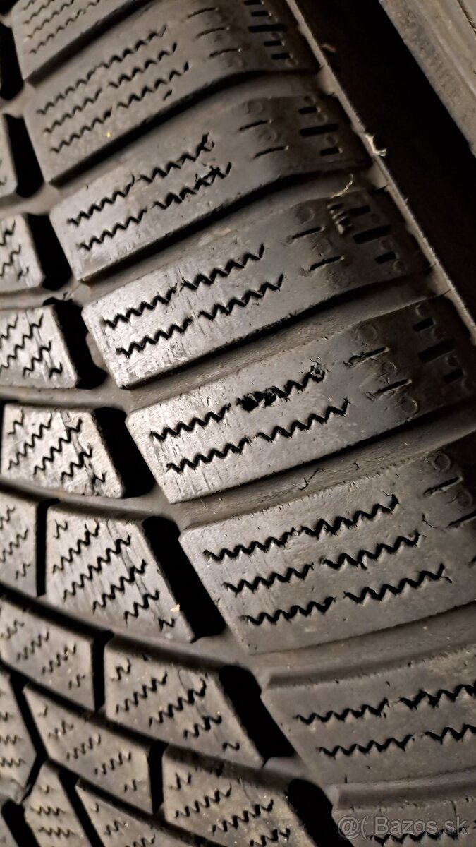 Predám 4ks jazdené zimné 225/50r18-99V Continental - 4
