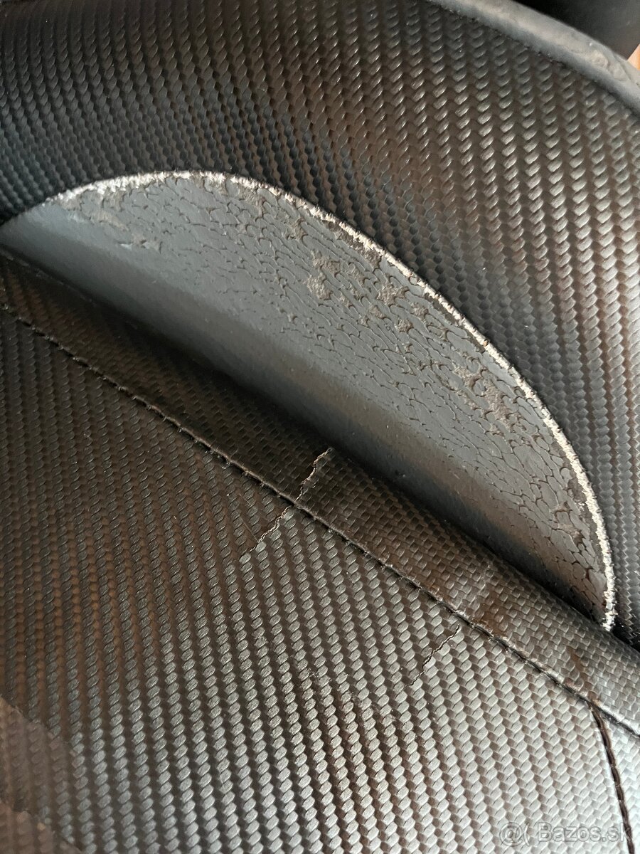 Predam stolicku DxRacer Formula - 4