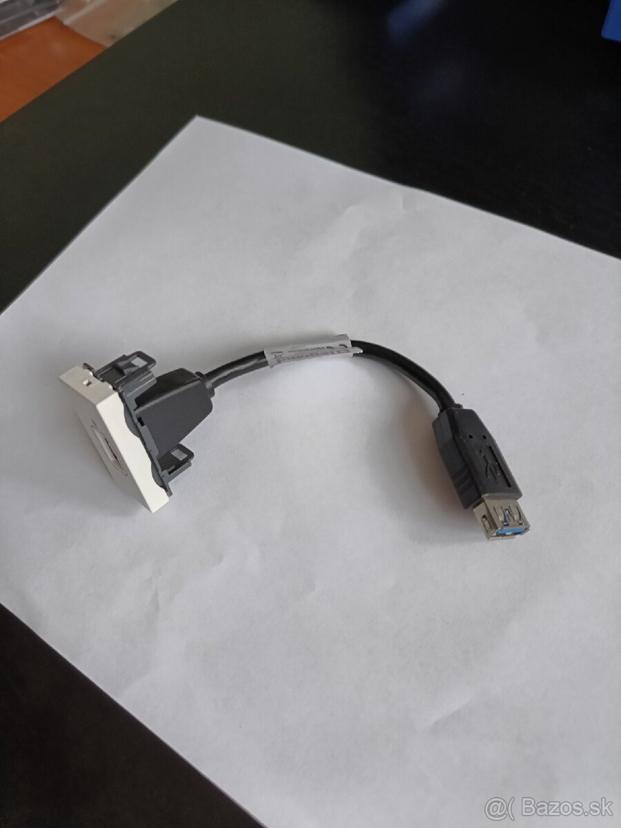 MOSAIC Predkontaktovaná zásuvka USB 3.0 1modul 78746 LE - 4