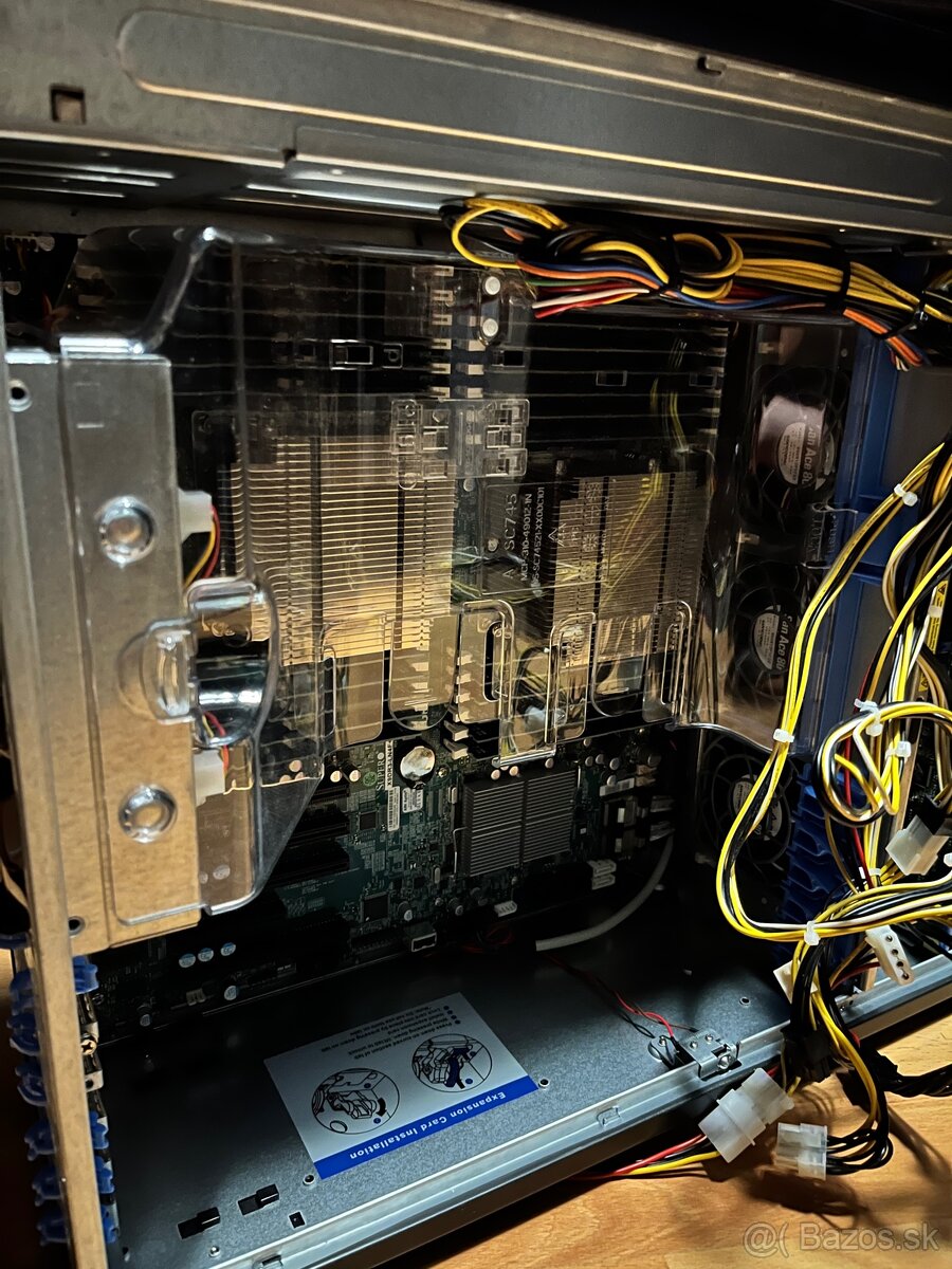PREDÁM špičkový Supermicro Superserver - 4