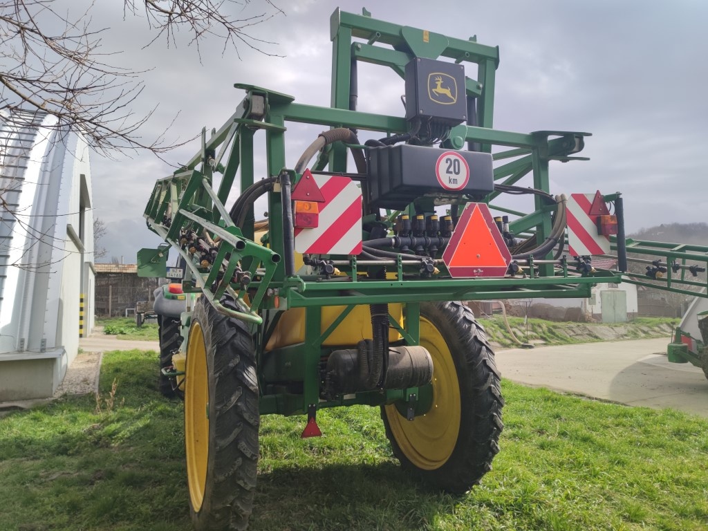 Na predaj postrekovač John Deere 732 - 4