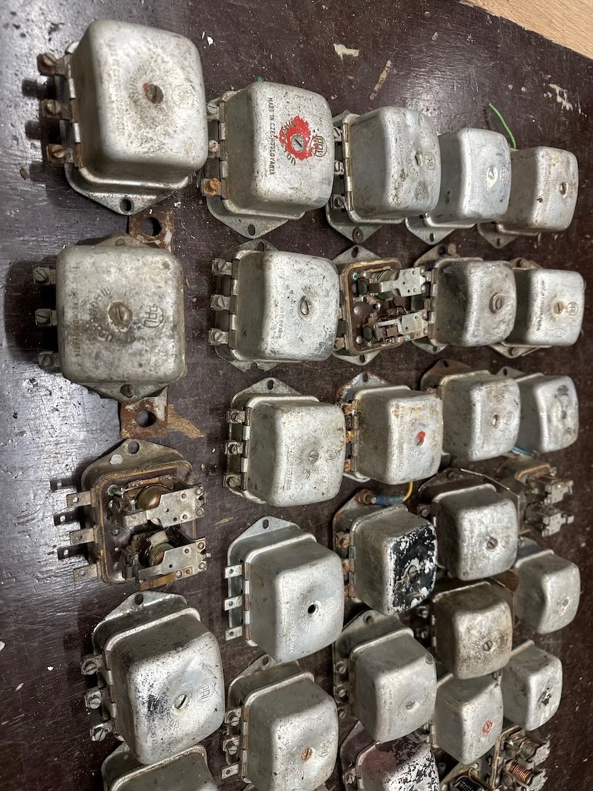 Predám skrinkový regulátor napatia JAWA ČZ 175 250 350 - 4