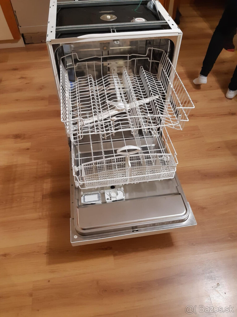 Umývačka riadu Whirpool - 4