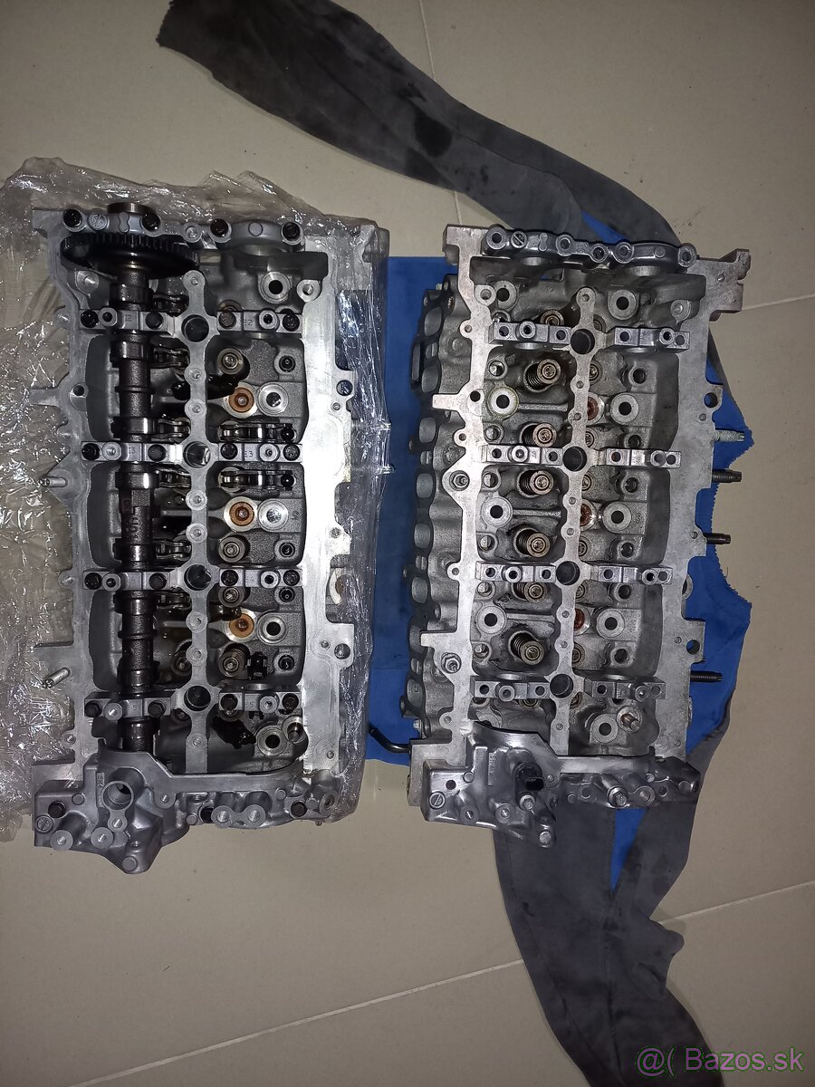 Hlava motoru mazda 2.2 sh - 4