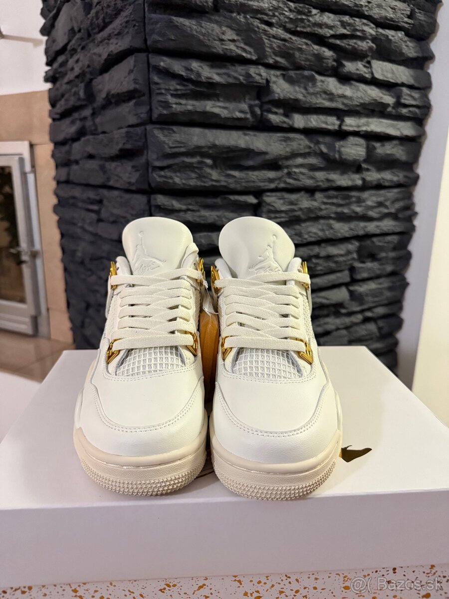 Jordan 4 Metallic Gold - 4