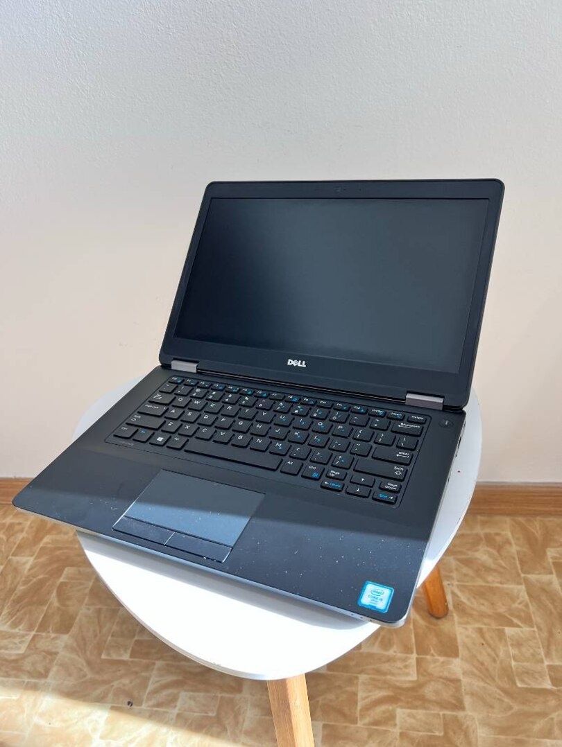 Notebook 14" DELL.Intel i5-6300U 2x2,40GHz.8gb ram.120g SSD - 4