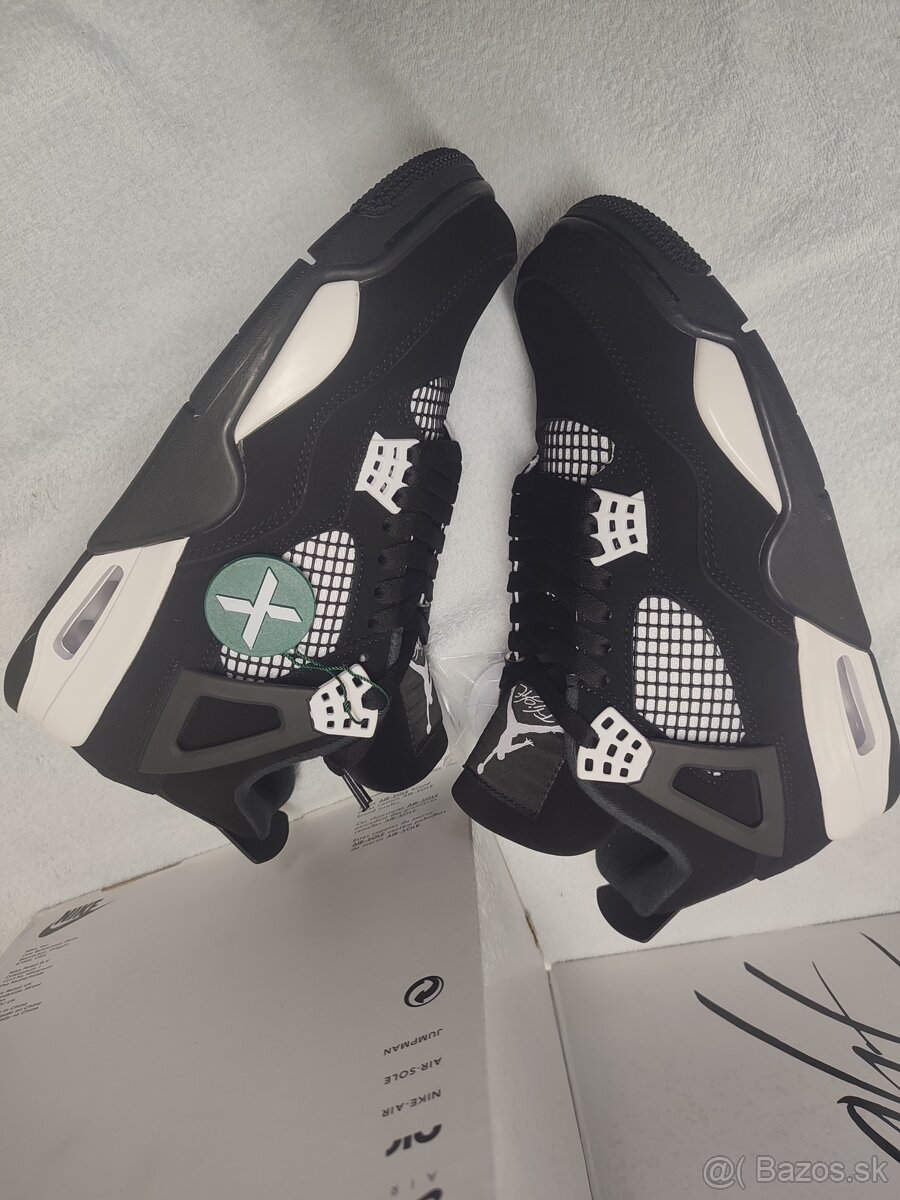 Air Jordan 4 Retro Thunder White - 4