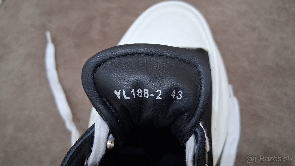 Alexander McQueen - 4