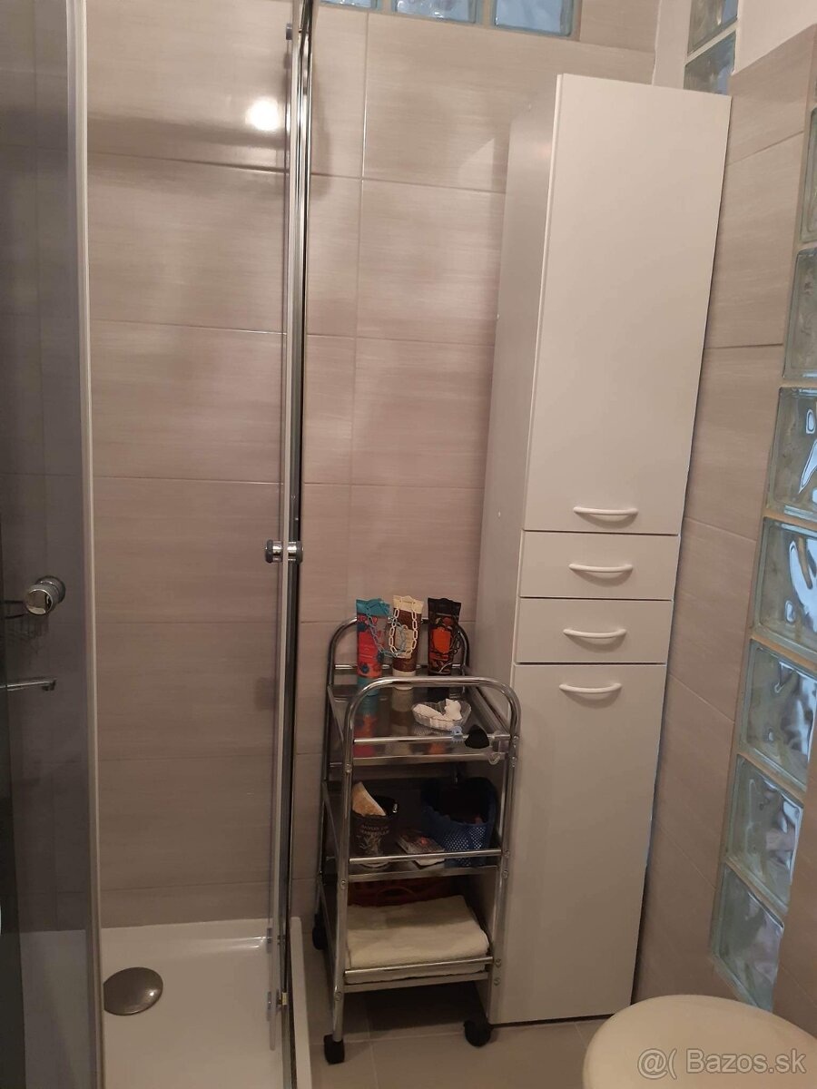 Predám 2,5 izbový obnovený byt - 4