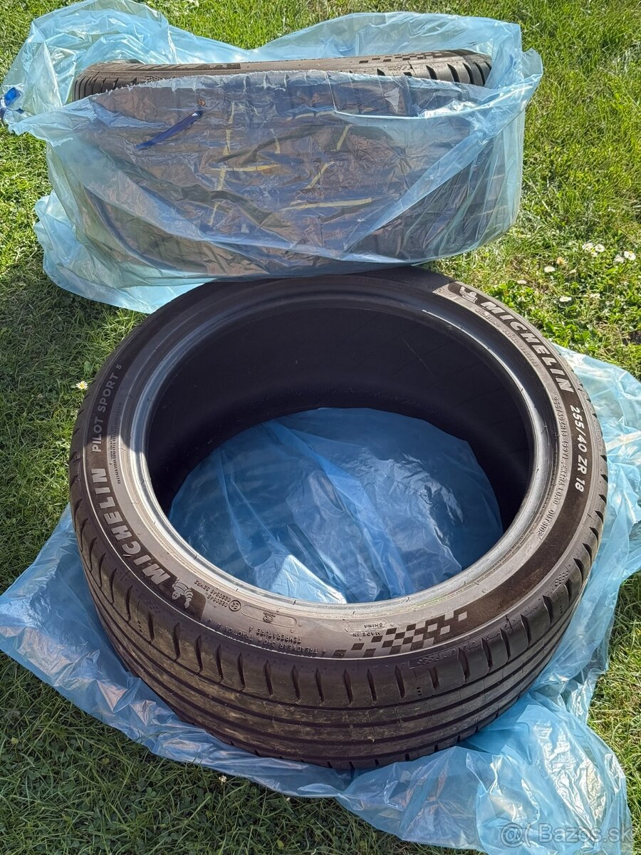 Michelin PILOT SPORT 5 255/40 R18 99Y - 4