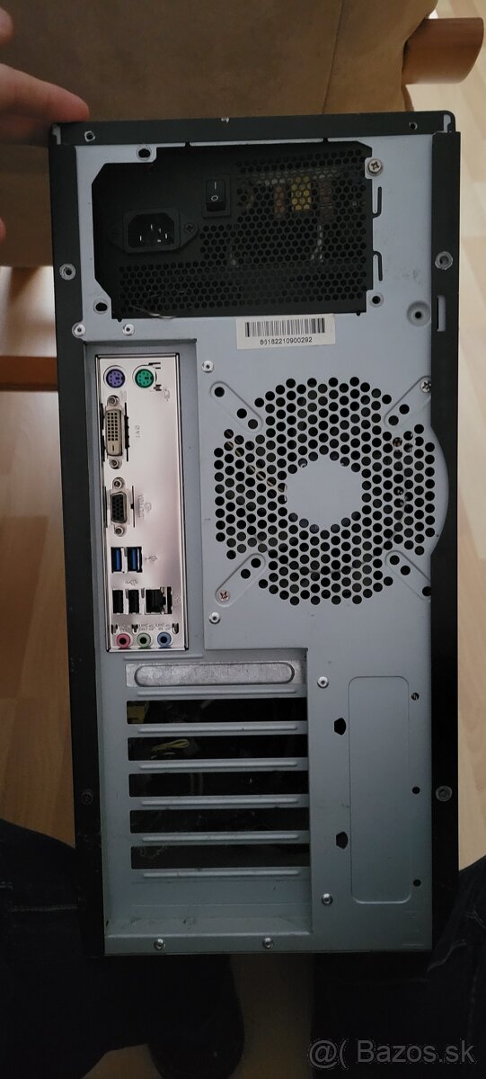 Predam starsi stolny pocitac - 4