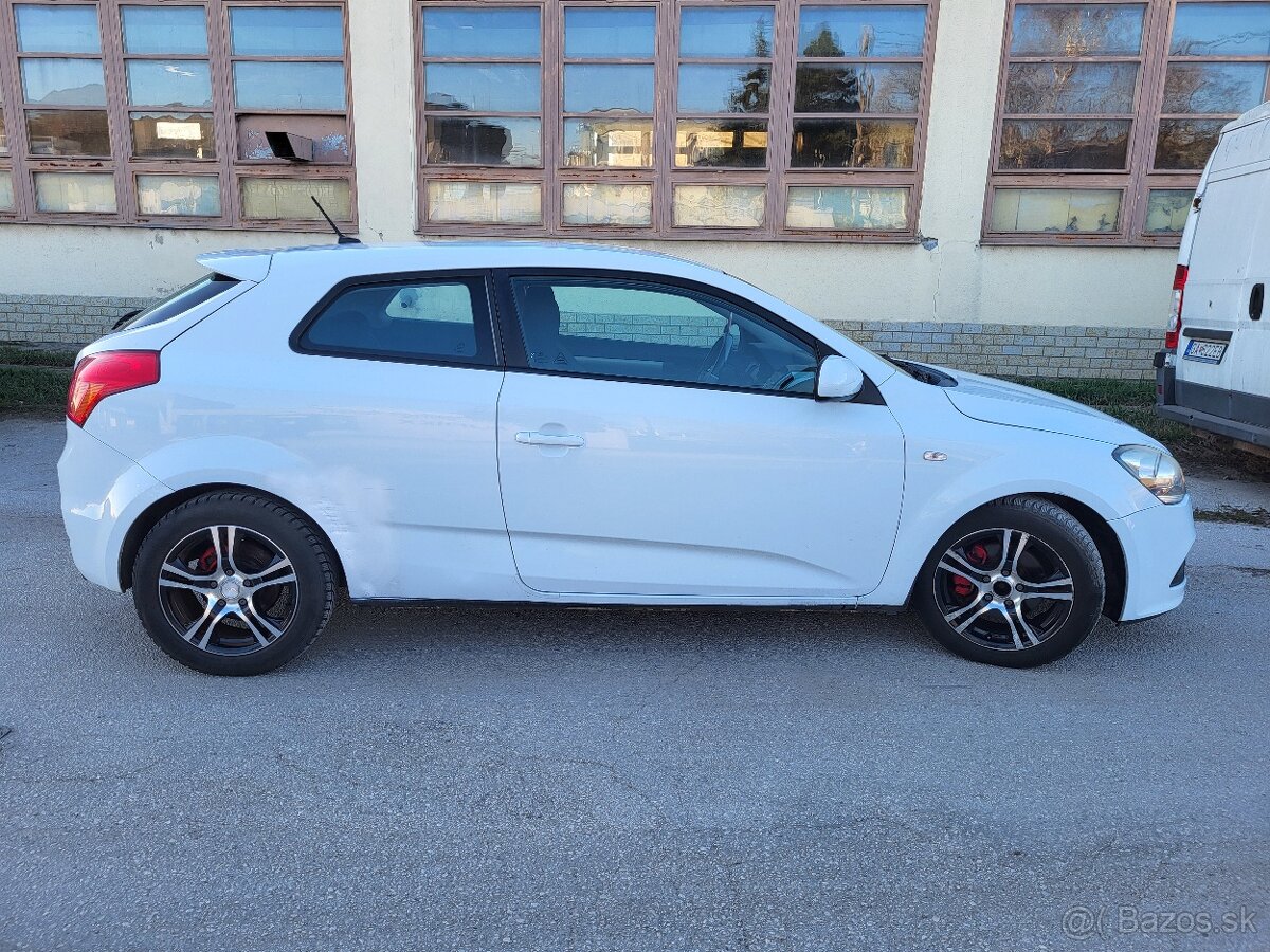 Kia pro ceed - 4
