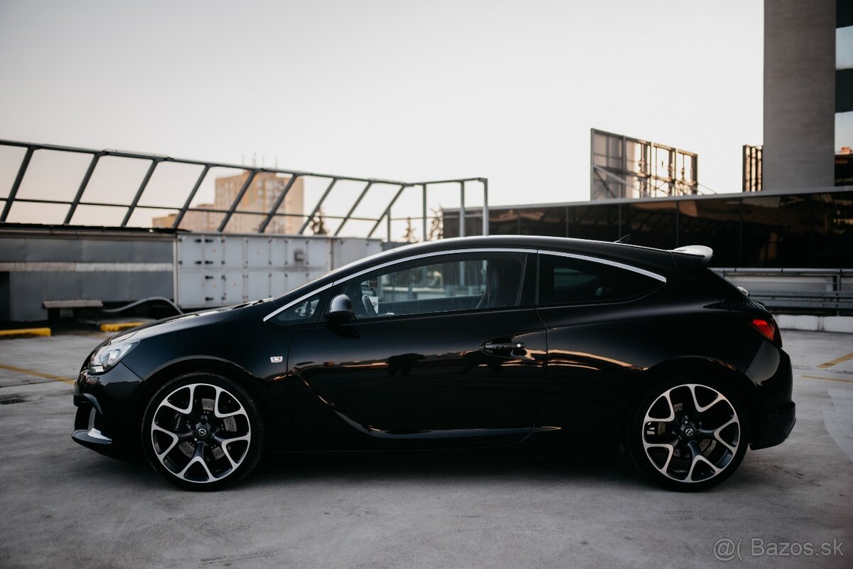 Opel Astra J OPC - 4