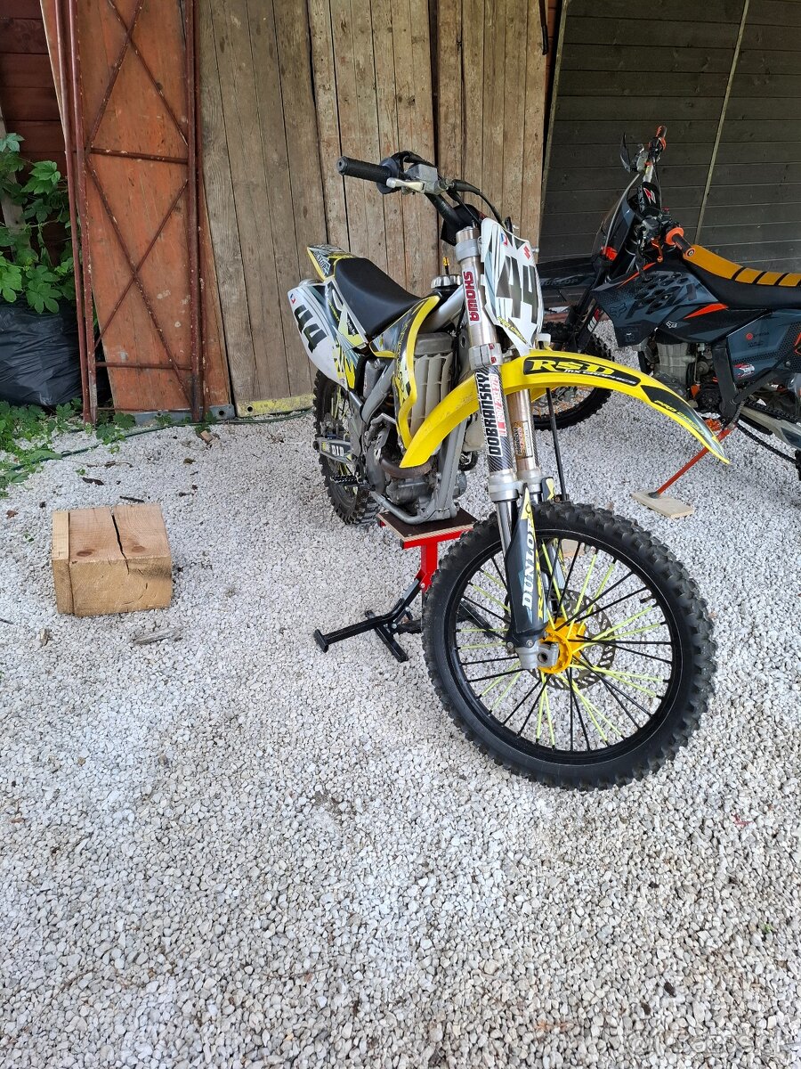 Predám suzuki rmz 250
