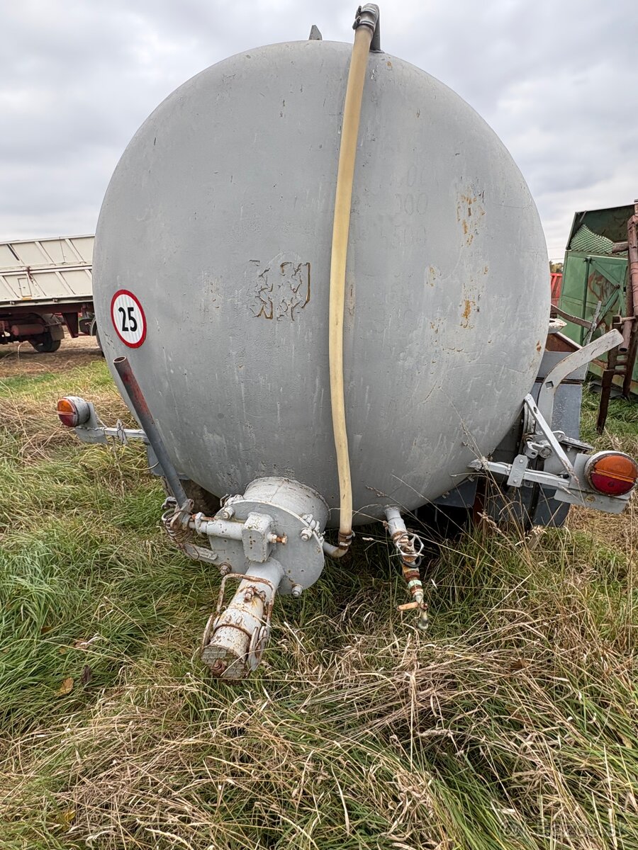 Cisterna Fekál 8300L - 4