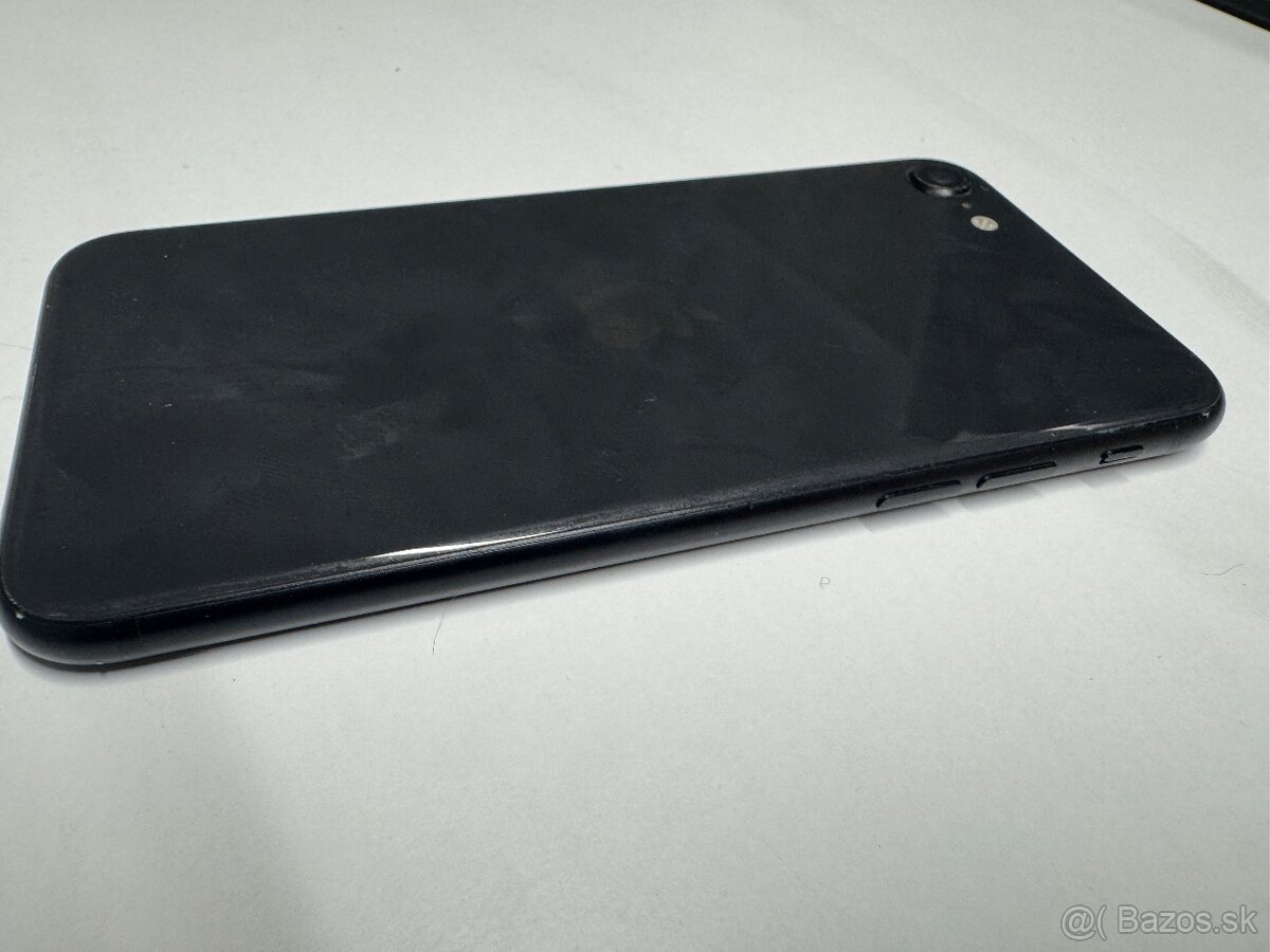 iPhone SE 2020 – čierny - 4