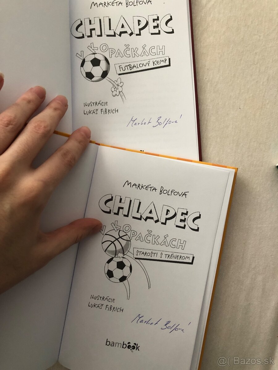 Chlapec v kopačkách - 4