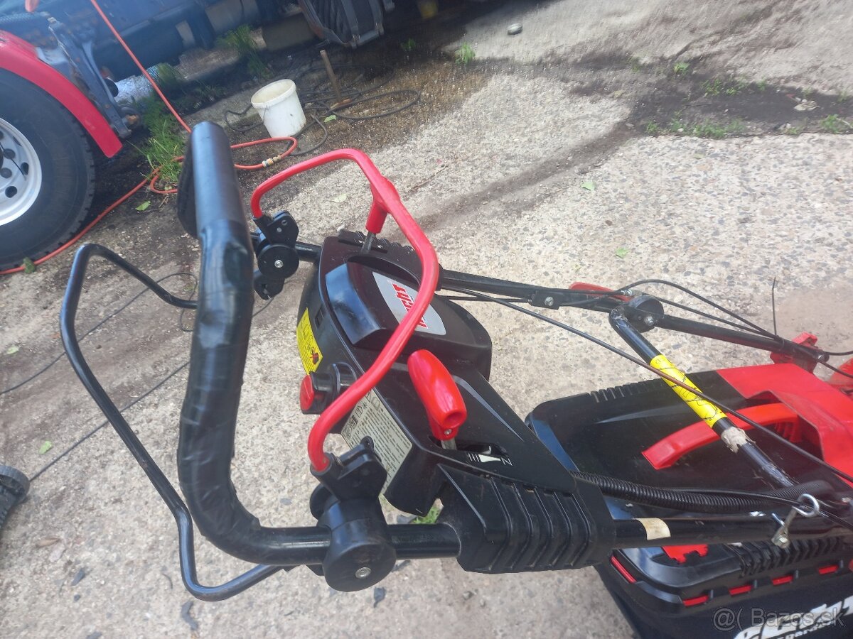 Kosačka s pojazdom - HECHT 5483 SWE - 4