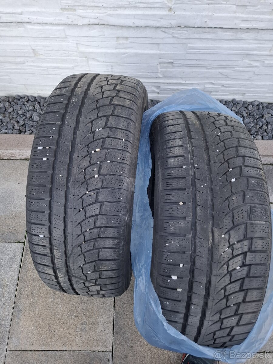 Zimne pneu Nokian 235/45R19 - 4
