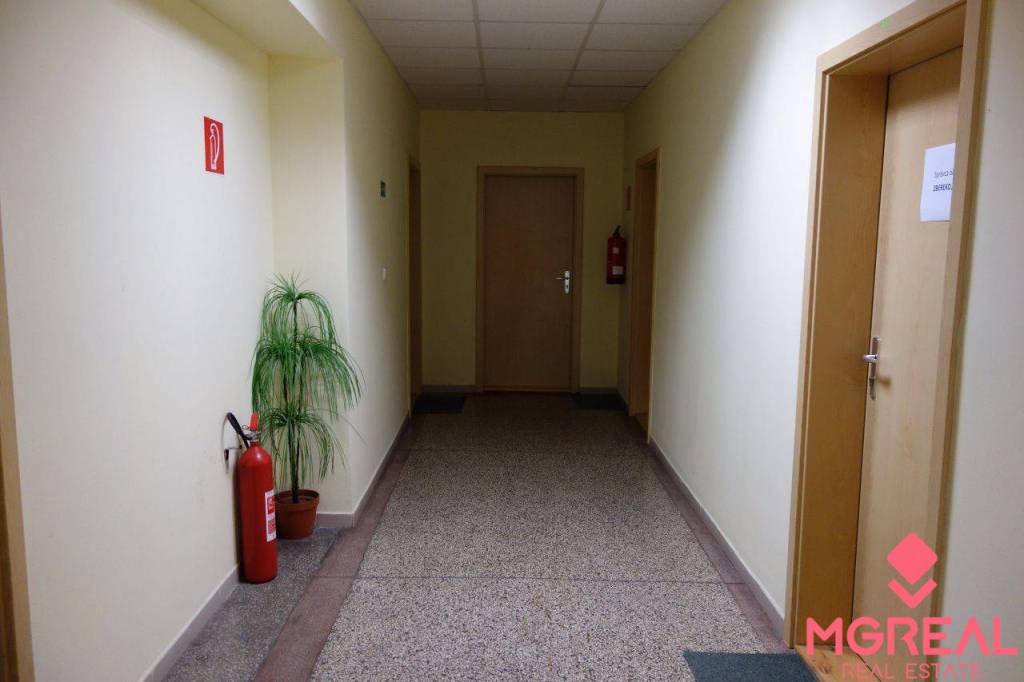 Dvojkancelária 57m2, v širšom centre Bratislavy, parkovanie, - 4