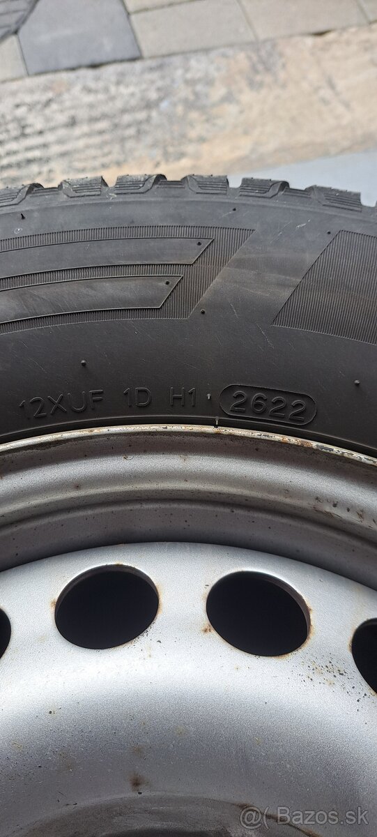 Zimne pneu 215/65r16c - 4