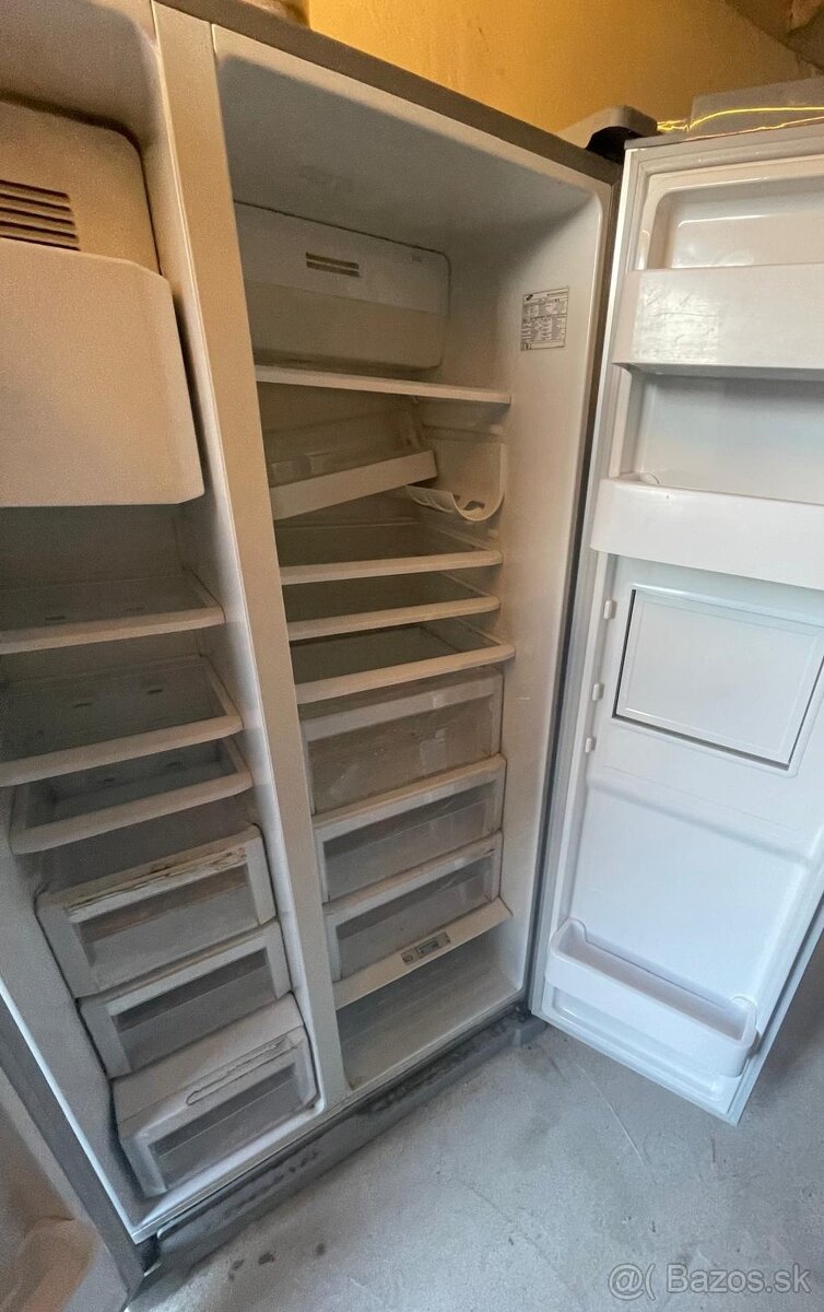 Americká chladnička Samsung Side-by-Side s dávkovačom - 4